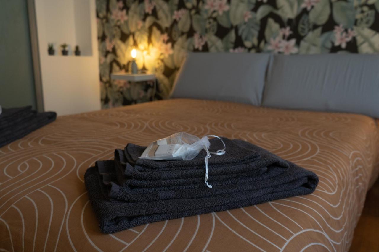 Centro Storico-Dimora Con Terrazza- Wi-Fi E Ac Apartment Asti Ngoại thất bức ảnh